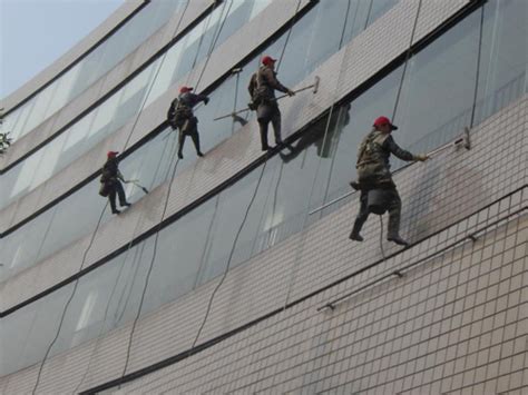 外墙清洗操作安全注意事项总结-常州蜘蛛人高空作业有限公司