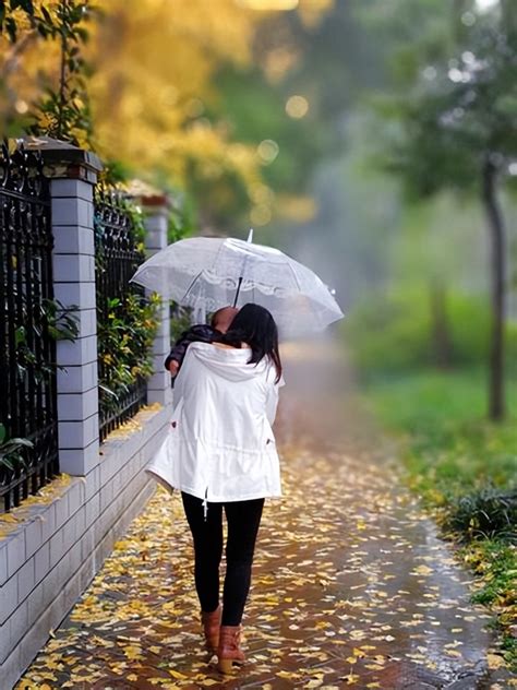 享受下雨天一个人在雨中漫步说说 | 说明书网