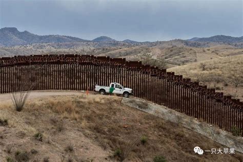 特朗普视察加州边界边境墙工程 称新墙坚不可摧_手机新浪网