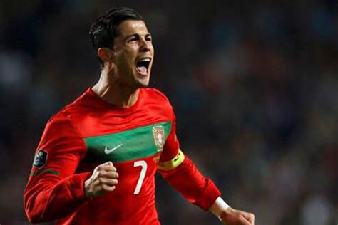 C罗：我还想踢很多很多年，希望为葡萄牙赢得2022世界杯_虎扑国际足球新闻
