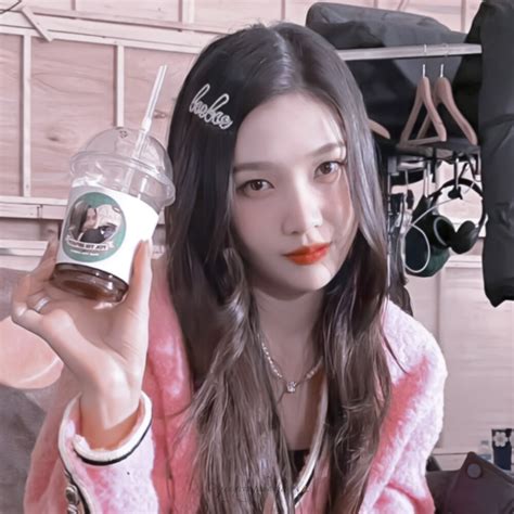 朴秀荣壁纸Jiy图片 朴秀荣壁纸Jiy图片