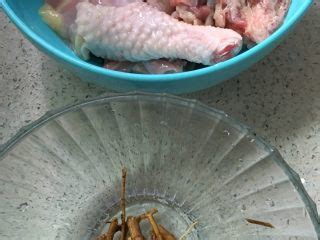 快手民间美食：酱油炒饭+紫菜虾皮蛋花汤，草根快餐做法不凡