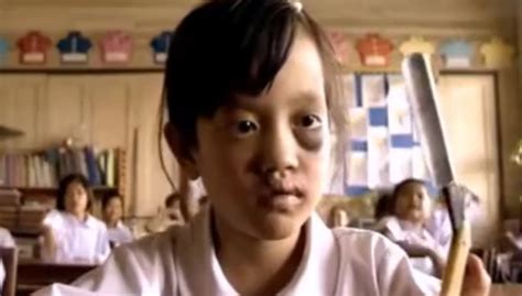 泰国恐怖片《变鬼3.1》少年为亲近辅导老师跳河_凤凰网视频_凤凰网
