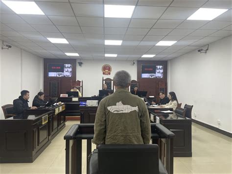 兴义市某中学校长受贿案在兴义市人民法院开庭审理 - 今日兴闻