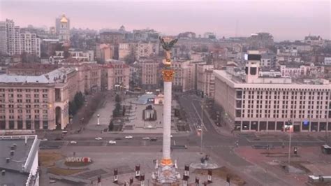 乌克兰总统：28日9时起全国进入战时状态 为期30天_凤凰网