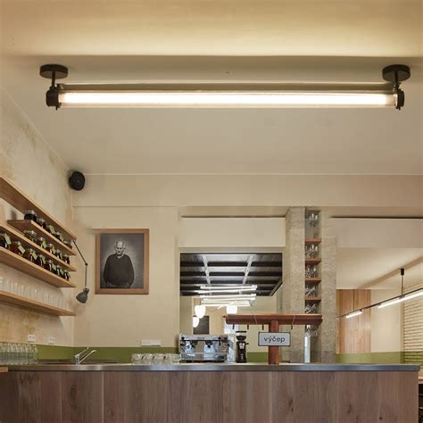 黑胡桃实木吊灯北欧餐桌吧台办公室工业风现代简约原木led长条灯-美间设计