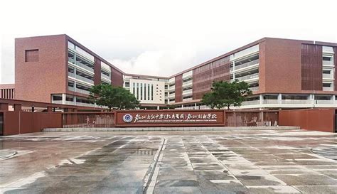 龙城高级中学（教育集团）龙城创新学校“驾到”_深圳侨报数字报
