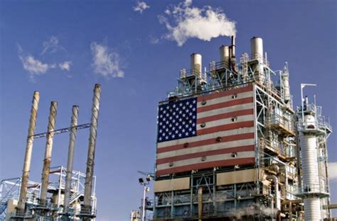 2021年全球石油行业生产情况分析：美国是全球石油最大的生产国和消费国[图]_智研咨询