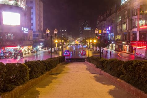 “路边摊”回来了！长沙5条马路市场3000人“练摊”！-策在长沙-长沙网