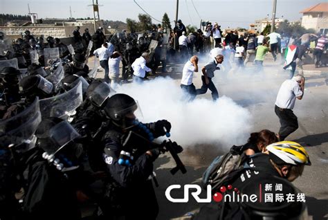 以色列阿拉伯城镇发生骚乱 阿拉伯人与警察街头对战(高清组图)_新闻中心_新浪网