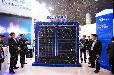 协鑫集成33亿布局高效单、多晶硅电池、储能产品