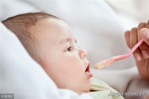 7个月婴儿熬梨水怎么做（川贝梨是治疗宝宝咳嗽的法宝）-幼儿百科-魔术铺