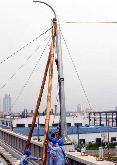 阳江港首台800吨桅杆式起重机投入使用 为重大件风电装备出港提供安全出运平台