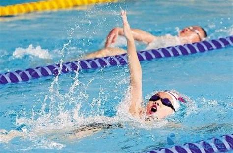 大一女生游泳考试溺水身亡 泳池水深仅1.3米_体育_腾讯网