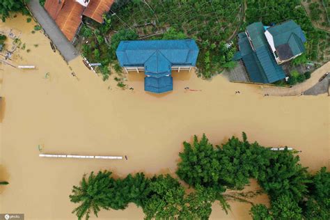 江西修水县3名干部救灾被洪水冲走 下落不明