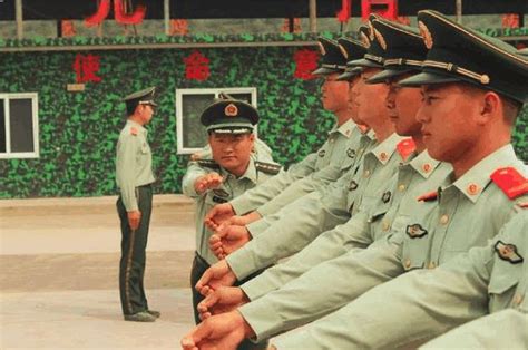 北京武警特战队员“魔鬼周”训练打造国之利刃(图)--军事--人民网