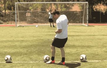 足球教学丨五种经典的射门技巧教学