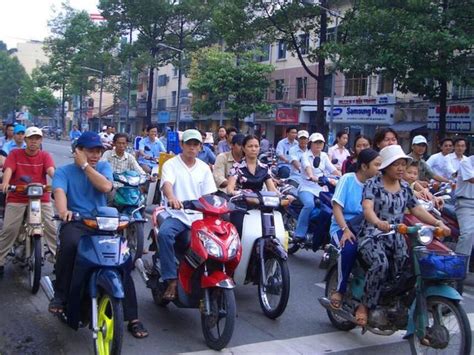 外国人问越南人为何不去中国打工