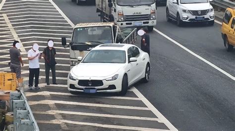 玛莎拉蒂被撞自负全责 女司机倒车被记了12分-新闻中心-温州网
