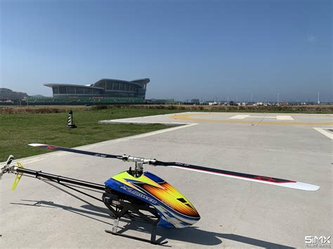 炫酷！18旋翼电动直升机完成首次载人飞行_综合_图片_航空圈