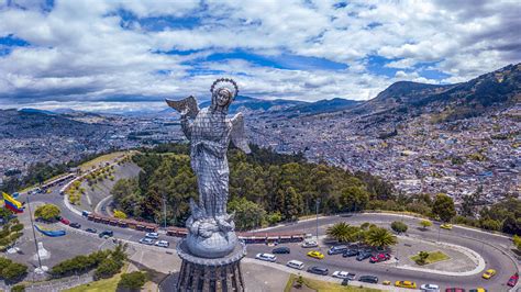 厄瓜多尔首都基多的地标历史建筑——圣方济各堂。它始建于1537年