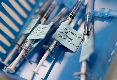 美国多州报告辉瑞疫苗不良反应，CDC称对成分过敏者不宜接种_全球速报_澎湃新闻-The Paper