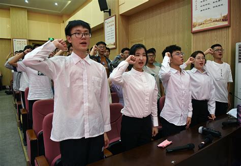 35名志愿者服务2015安庆城区中考体育考试