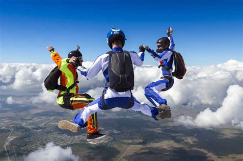 跳伞图片-跳伞的人素材-高清图片-摄影照片-寻图免费打包下载