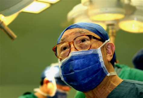 吴孟超院士从医70余年，救治1.6万肝胆病人，国士无双_凤凰网视频_凤凰网