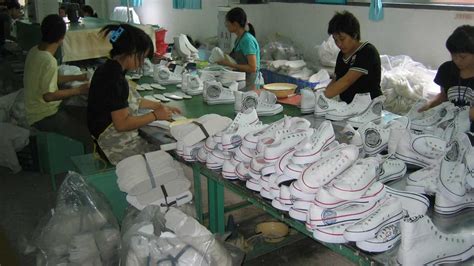 工厂实拍，鞋子的制造过程，看完有何感想？