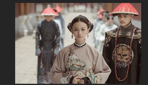 宫斗服饰 从清朝后宫妃嫔的服饰制度，辨别嫔妃的身份等级_华夏智能网
