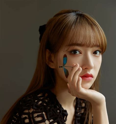 扎头发女生温柔头像