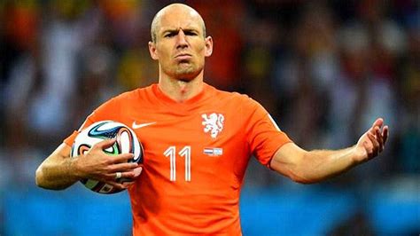 周一足球赛事：荷兰 VS 北马其顿 丹麦 VS 俄罗斯|马其顿|荷兰|丹麦_新浪新闻