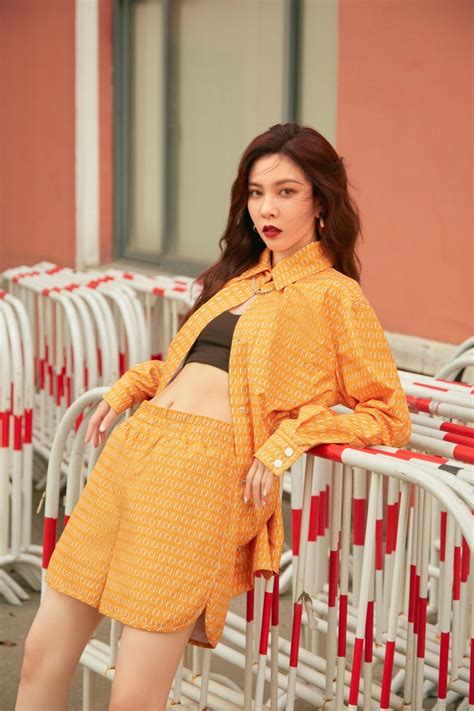 宋妍霏图片