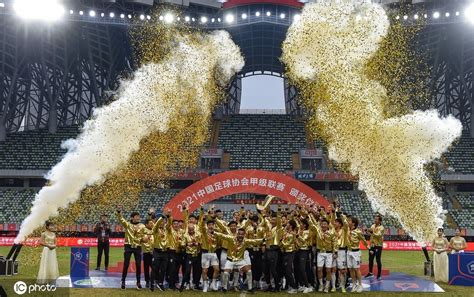 武汉三镇官博庆祝中乙夺冠：我们是冠军！明年中甲再见！ - 知乎