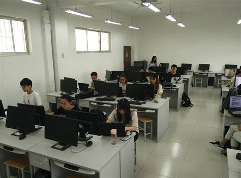 计算机系学生在2017全国大学生软件测试大赛华北赛区中获佳绩-青岛科技大学高密校区计算机系