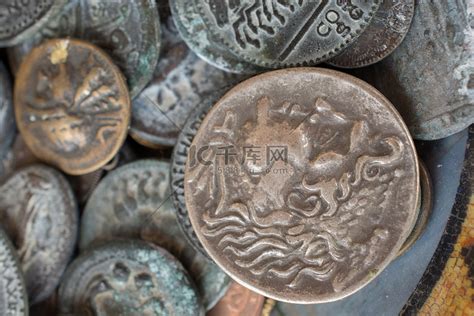 收藏人民币不应只为赚钱几何，更重要的是领略收藏的文化