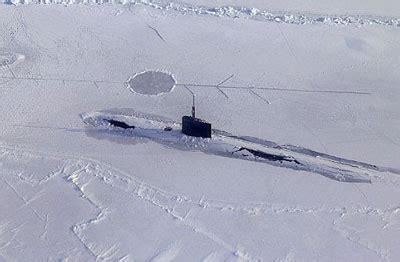 英国潜艇闯进南极冰盖 要争南极主权抢石油(组图)_资讯_凤凰网