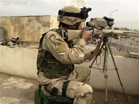 美军狙击手在伊拉克摄影图__军事武器_现代科技_摄影图库_昵图网nipic.com