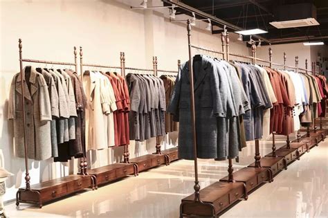 杭州四季青服装批发市场有哪几个（杭州四季青服装市场昨开门营业）