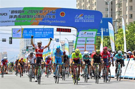 2018环青海湖国际公路自行车赛，拉开了第九赛段金昌至武威的赛程