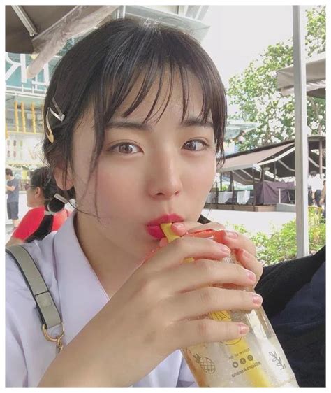 16岁日本最美高中生，因为颜值太高没人敢追？网友：我不配|井手|我不配|高中生_新浪新闻