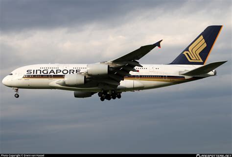 9V-SKN Singapore Airlines Airbus A380-841 Photo by Erwin van Hassel ...