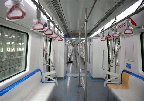 上海地铁11号线迫停列车乘客：大家都比较冷静疏散平稳有序_围观_澎湃新闻-The Paper