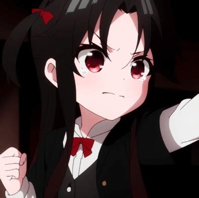 黑头发甜美女生头像动漫