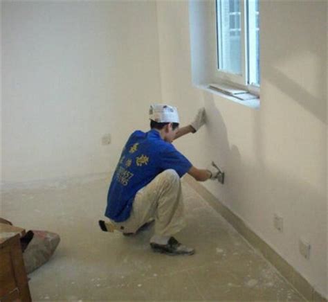 家中刷墙要小心，变质漆异味难处理，教您4步去除异味！_乳胶漆