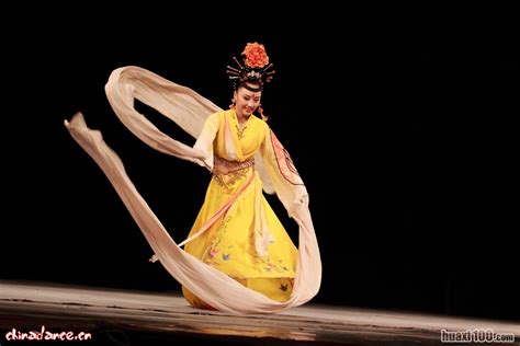商河鼓子秧歌：伞骨舞，汉民族北方民间舞蹈的代表_腾讯视频