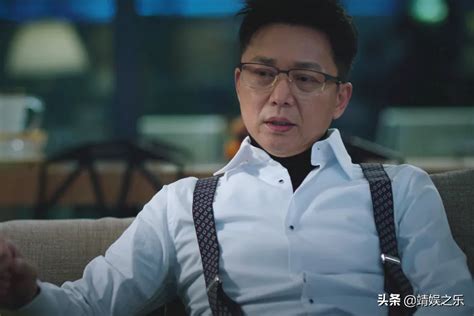 演员刘奕君：40岁带着儿子再婚，中年得女，一家四口其乐融融 - 知乎