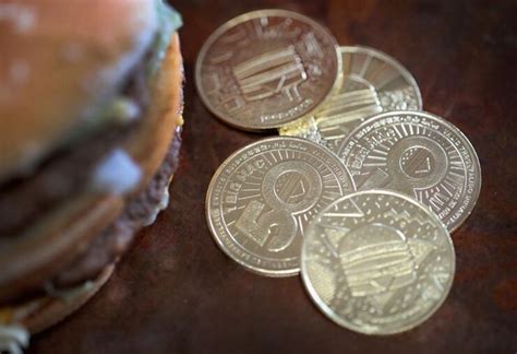 巨无霸 50 周年，麦当劳推出限量收藏币，全球免费兑换巨无霸 | 极客公园