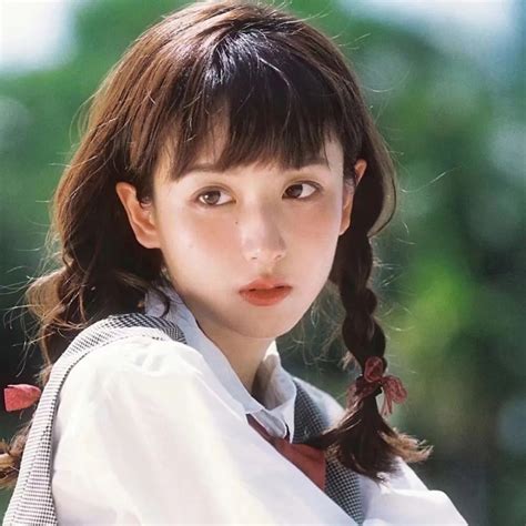 日系衬衫甜美女生头像